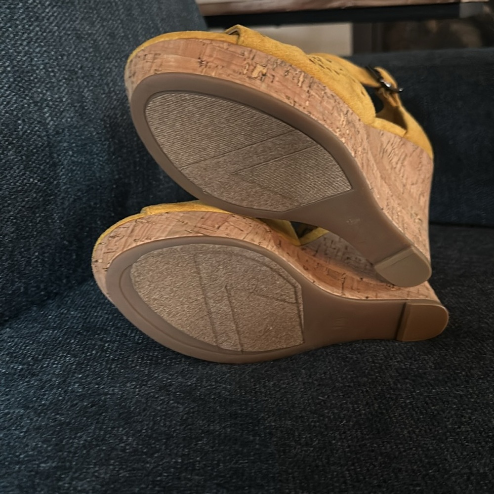 Marc Fisher, NEW, platform sandals, 7.5 - Picture 4 of 4